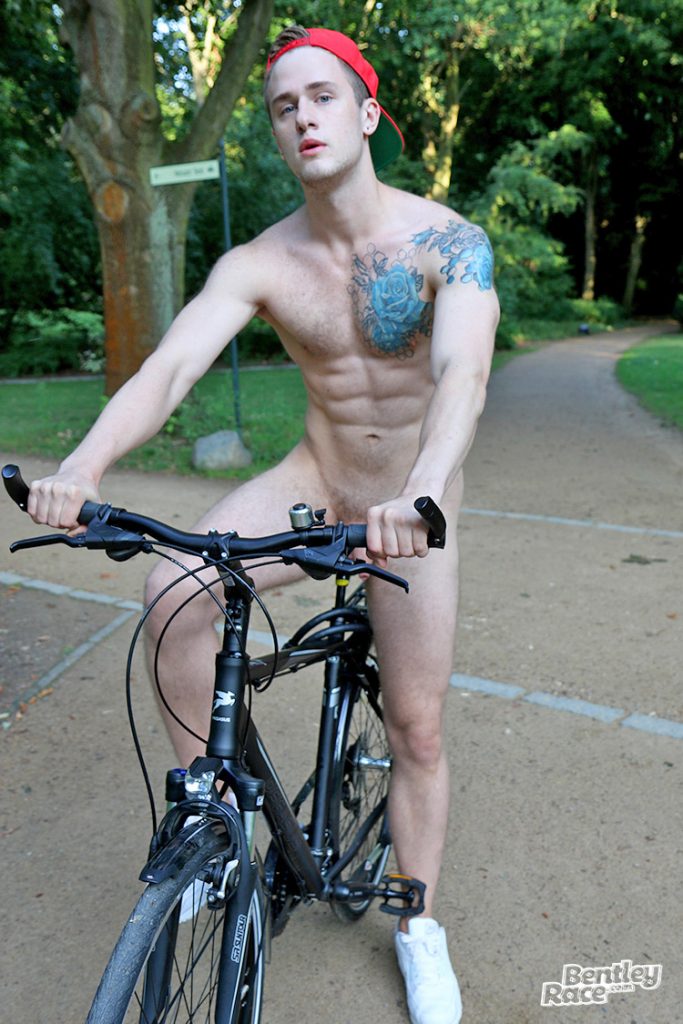 Naked bike rider Kell Fuller stripped naked in Tiergarden