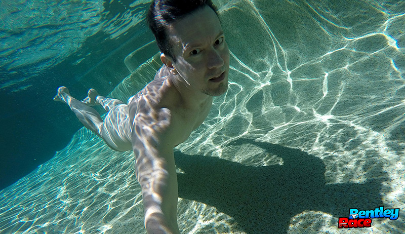 Aussie skinny dip in the pool